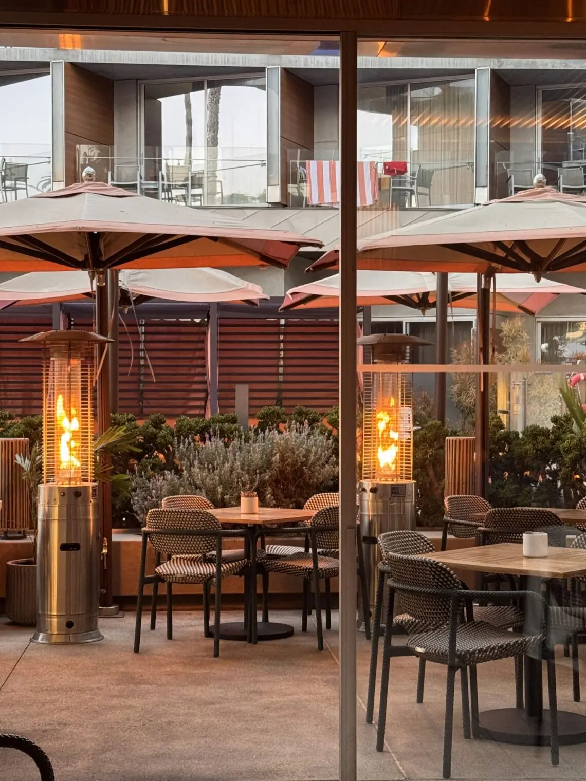 Outdoor dining area at Shoreside Restaurant and Bar in Santa Monica