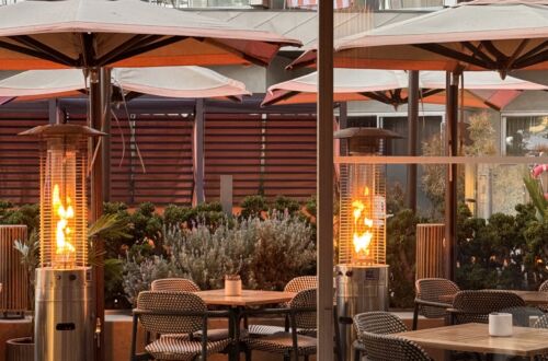 Outdoor dining area at Shoreside Restaurant and Bar in Santa Monica