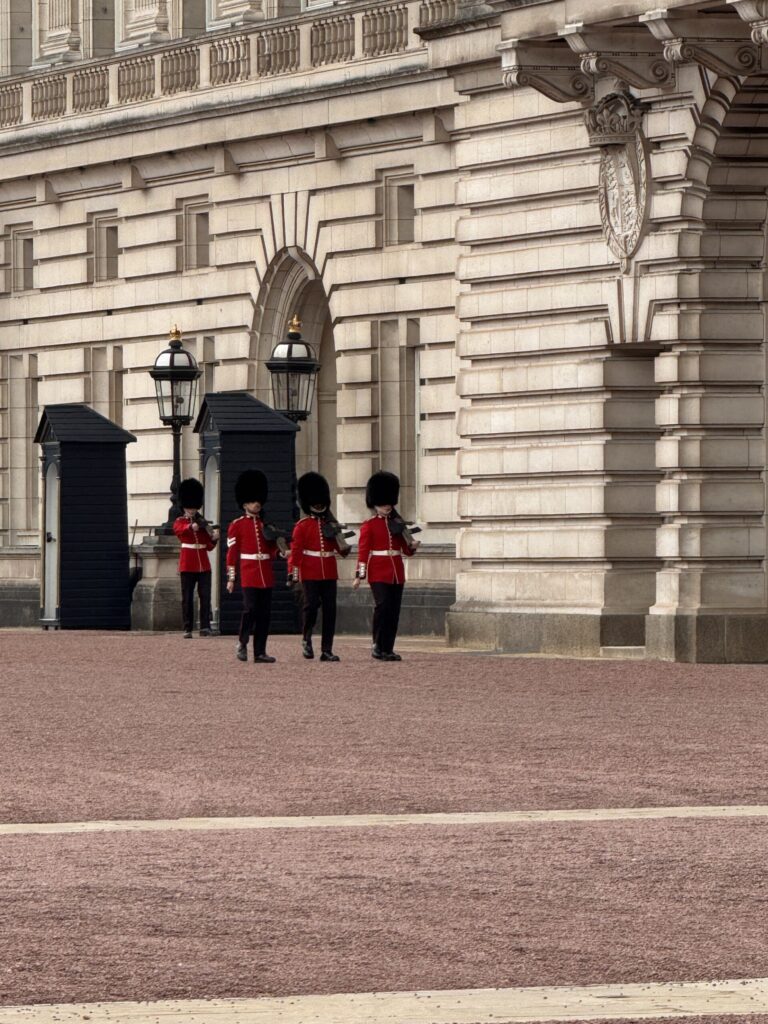 Guards outside of Buckingham Palace