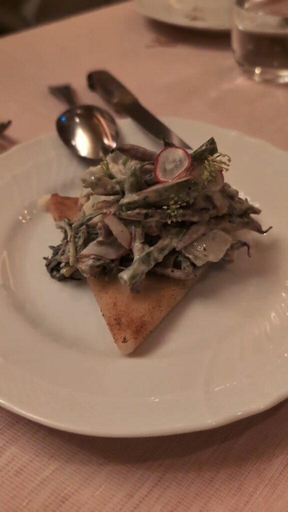 Grilled green bean salad with goat cheese en croûte