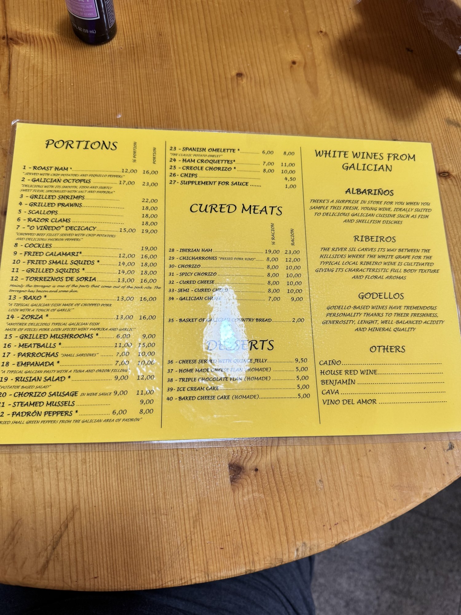 The English menu at Bodeguiña O Viñedo de Tito in La Coruña